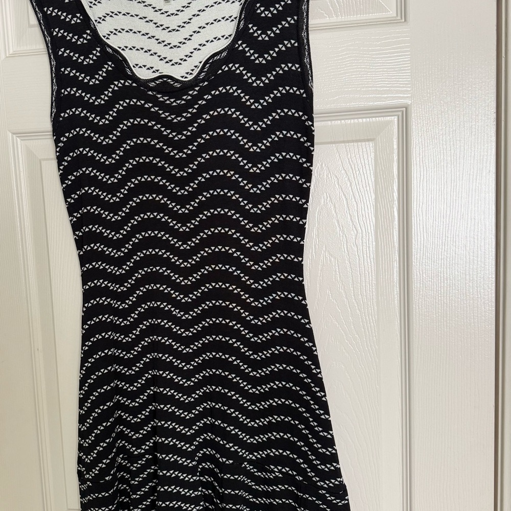 John + Jenn Black and Cream Patterned Knit